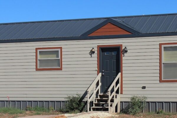 2 bedroom1 bath crew quarters bunkhouse on sale now!